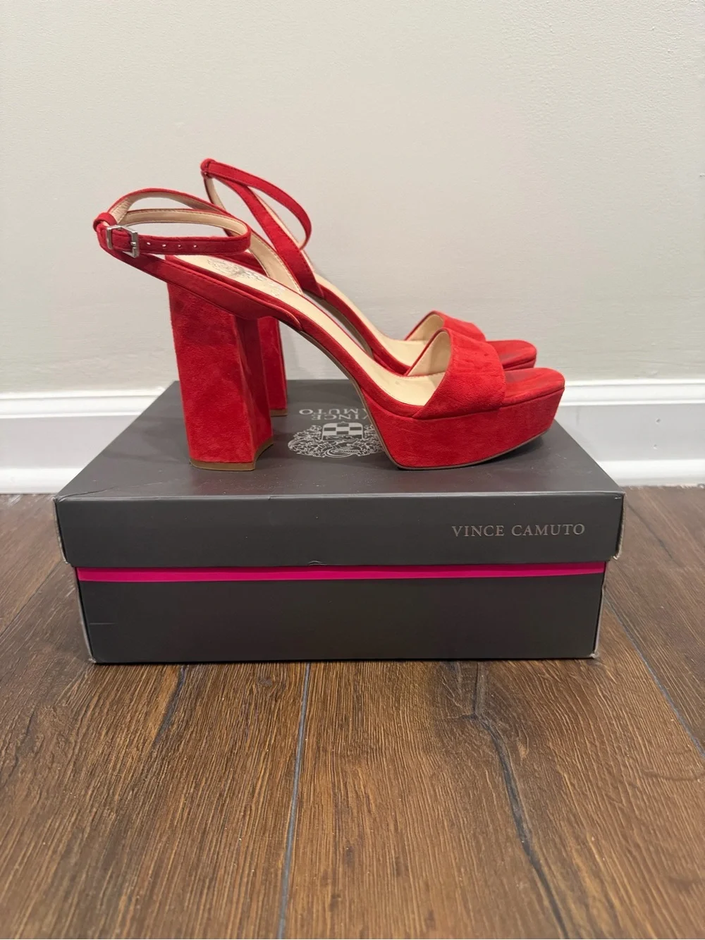 Vince Camuto vince camuto